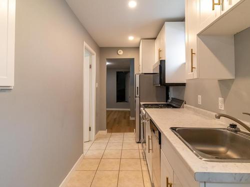 3 Matheson Street N, Kenora, ON - Indoor Photo Showing Kitchen