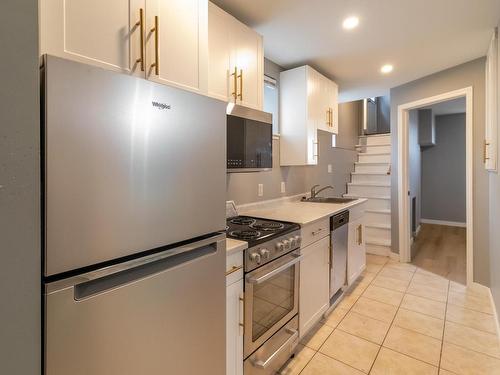 3 Matheson Street N, Kenora, ON - Indoor Photo Showing Kitchen