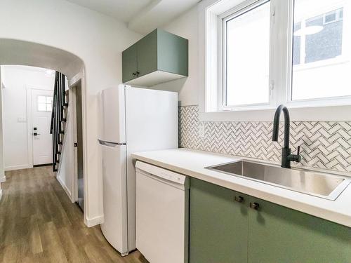 3 Matheson Street N, Kenora, ON - Indoor Photo Showing Kitchen