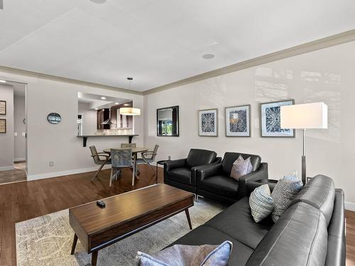 1-576 Nicola Street, Kamloops, BC - Indoor Photo Showing Living Room