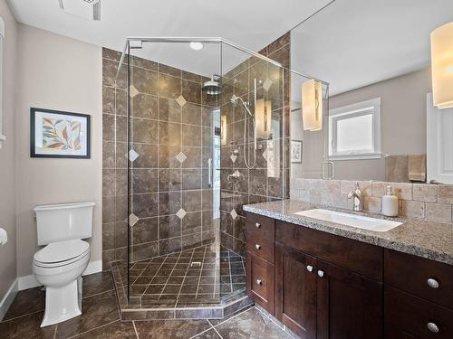 1-576 Nicola Street, Kamloops, BC - Indoor Photo Showing Bathroom