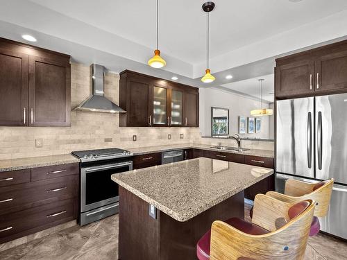 1-576 Nicola Street, Kamloops, BC - Indoor Photo Showing Kitchen With Stainless Steel Kitchen With Double Sink With Upgraded Kitchen