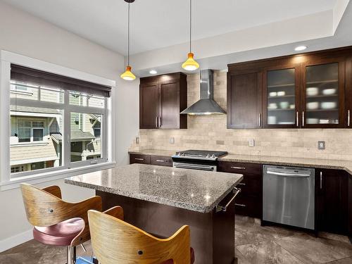 1-576 Nicola Street, Kamloops, BC - Indoor Photo Showing Kitchen With Stainless Steel Kitchen With Upgraded Kitchen