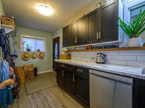 503 Fortune Drive, Kamloops, BC - Indoor Photo Showing Living Room