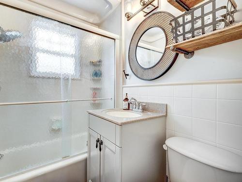 Salle de bains - 8156 Ch. Wavell, Côte-Saint-Luc, QC - Indoor Photo Showing Bathroom