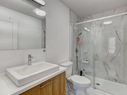 Ensuite bathroom - 