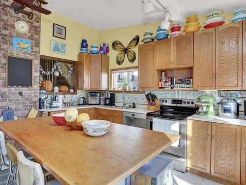 422 1/2 Wiley Street, Thunder Bay, ON - Indoor Photo Showing Kitchen