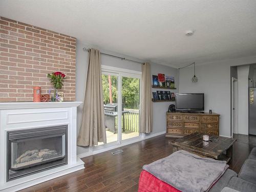 418 Mccluskey Drive, Thunder Bay, ON - Indoor Photo Showing Living Room With Fireplace