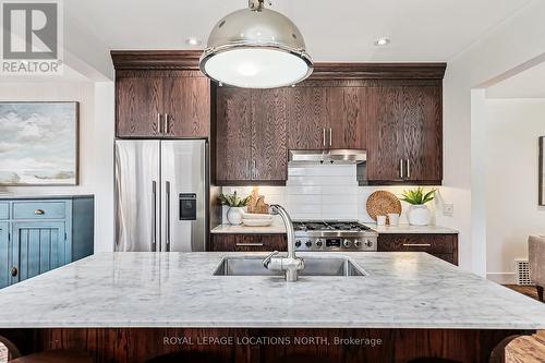 318 Maple Street, Collingwood, ON - Indoor Photo Showing Kitchen With Upgraded Kitchen