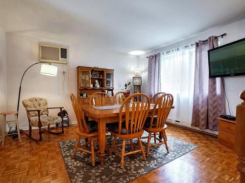 Salle Ã  manger - 374 Rue Du Prince-Albert, Otterburn Park, QC - Indoor Photo Showing Dining Room