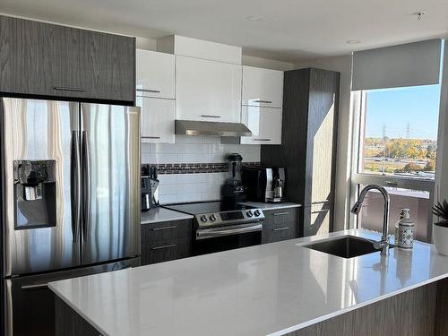 Cuisine - 603-40 Rue D'Ambre, Candiac, QC - Indoor Photo Showing Kitchen With Upgraded Kitchen