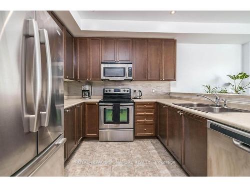 114 Cedar Lake Cres, Brampton, ON - Indoor Photo Showing Kitchen With Stainless Steel Kitchen With Double Sink