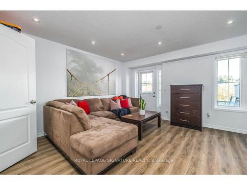 114 Cedar Lake Cres, Brampton, ON - Indoor Photo Showing Living Room