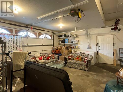 1622 Benson Bay, Regina, SK - Indoor Photo Showing Garage