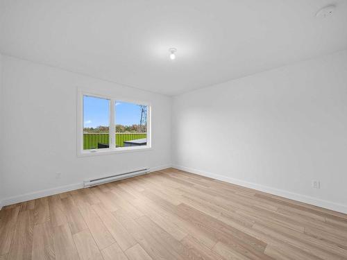 Living room - 1830 Rue Marie-Célina-Pittikwi, Trois-Rivières, QC - Indoor Photo Showing Other Room