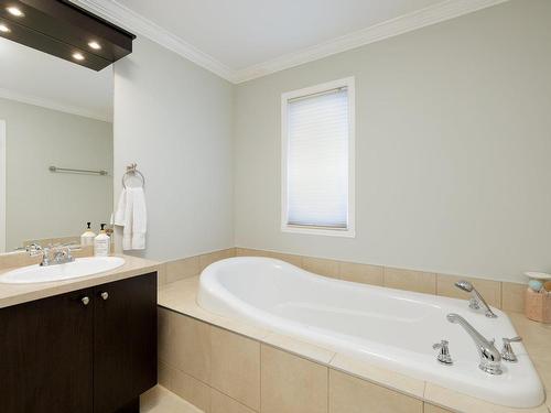 Ensuite bathroom - 89 Rue Du Ruisselet, Vaudreuil-Dorion, QC - Indoor Photo Showing Bathroom