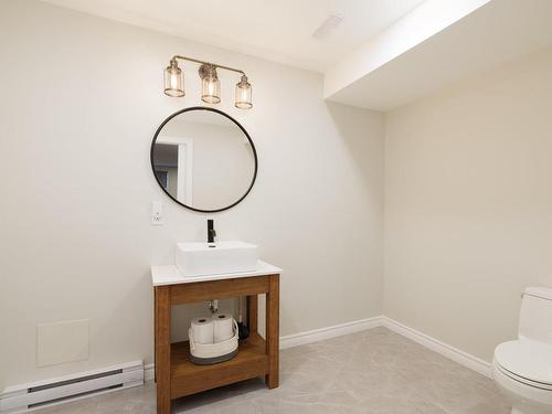 Powder room - 89 Rue Du Ruisselet, Vaudreuil-Dorion, QC - Indoor Photo Showing Bathroom