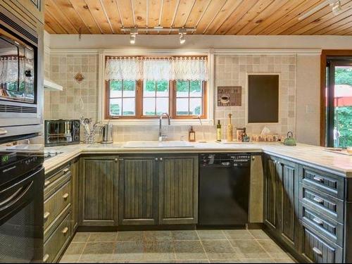 Cuisine - 385Z 2E Avenue, Crabtree, QC - Indoor Photo Showing Kitchen