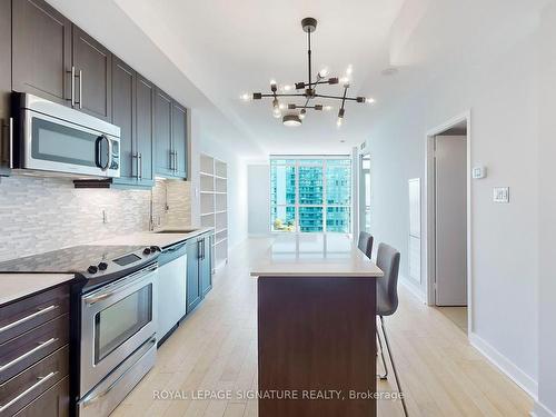 1508-1171 Queen St W, Toronto, ON - Indoor Photo Showing Kitchen With Stainless Steel Kitchen With Upgraded Kitchen