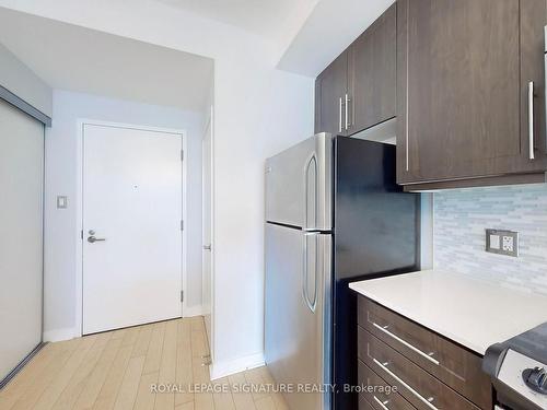 1508-1171 Queen St W, Toronto, ON - Indoor Photo Showing Kitchen