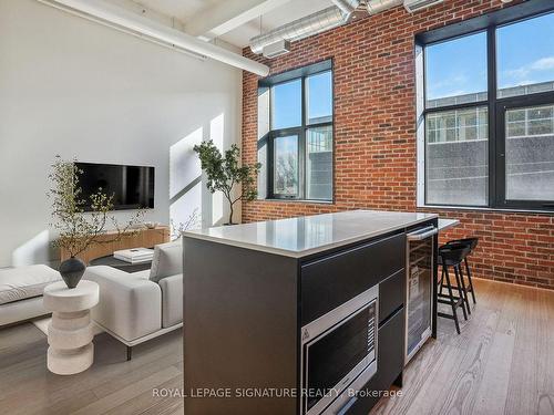 403-150 Logan Ave, Toronto, ON - Indoor