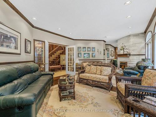 11 Hidden Forest Dr, Whitchurch-Stouffville, ON - Indoor Photo Showing Living Room With Fireplace