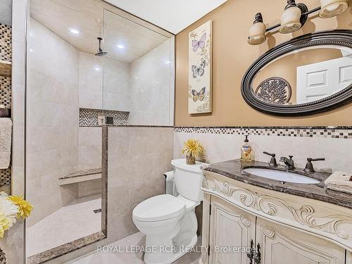 11 Hidden Forest Dr, Whitchurch-Stouffville, ON - Indoor Photo Showing Bathroom