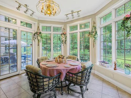 11 Hidden Forest Dr, Whitchurch-Stouffville, ON - Indoor Photo Showing Dining Room