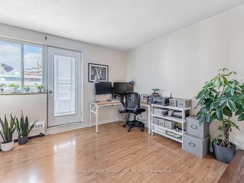 804-15 Elizabeth St N, Mississauga, ON - Indoor Photo Showing Office