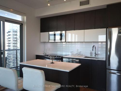 2708-56 Annie Craig Dr, Toronto, ON - Indoor Photo Showing Kitchen With Upgraded Kitchen