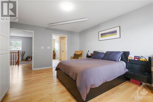 746 Hauteview Crescent, Ottawa, ON - Indoor Photo Showing Bedroom