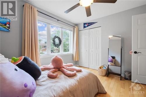 746 Hauteview Crescent, Ottawa, ON - Indoor Photo Showing Bedroom