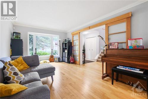 746 Hauteview Crescent, Ottawa, ON - Indoor Photo Showing Living Room