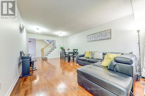 16 Canoe Glide Lane, Brampton, ON - Indoor Photo Showing Living Room