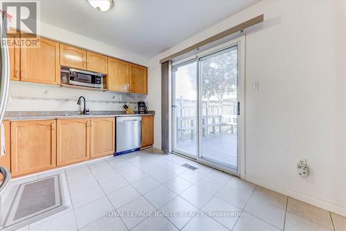 16 Canoe Glide Lane, Brampton, ON - Indoor Photo Showing Kitchen