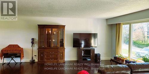 41 Pettet Drive, Scugog, ON - Indoor Photo Showing Living Room