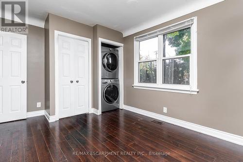 1554 Main Street E, Hamilton, ON - Indoor Photo Showing Other Room