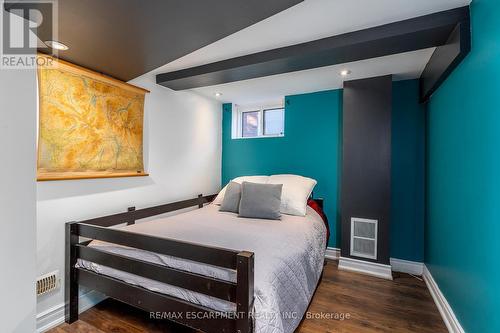 1554 Main Street E, Hamilton, ON - Indoor Photo Showing Bedroom