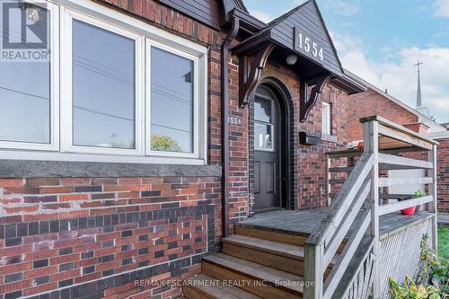 1554 Main Street E, Hamilton, ON - Outdoor