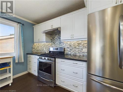 323 Peel Street, Saugeen Shores, ON - Indoor Photo Showing Kitchen