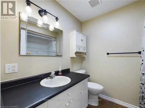 323 Peel Street, Saugeen Shores, ON - Indoor Photo Showing Bathroom