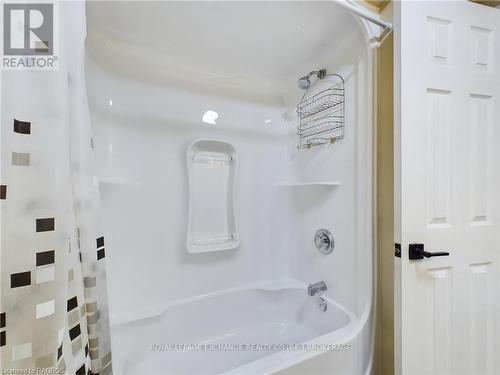 323 Peel Street, Saugeen Shores, ON - Indoor Photo Showing Bathroom