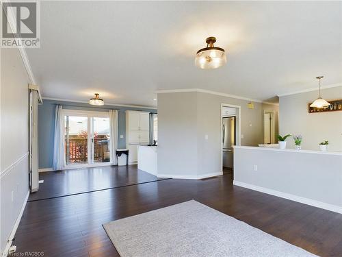 323 Peel Street, Southampton, ON - Indoor Photo Showing Living Room