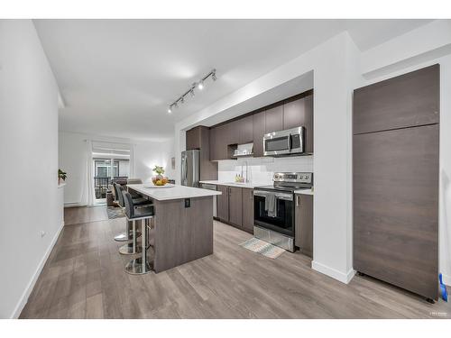 42 15850 85 Avenue, Surrey, BC - Indoor Photo Showing Kitchen With Upgraded Kitchen