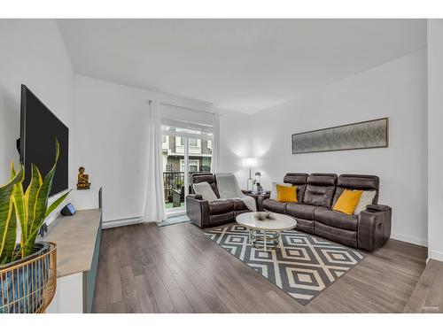 42 15850 85 Avenue, Surrey, BC - Indoor Photo Showing Living Room