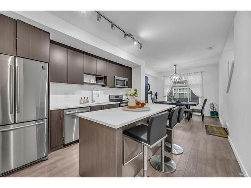 42 15850 85 Avenue, Surrey, BC - Indoor Photo Showing Kitchen With Upgraded Kitchen