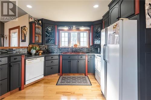 11 Fairway Drive, Pembroke, ON - Indoor Photo Showing Kitchen