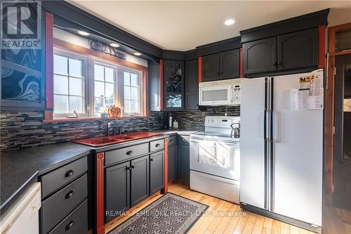 11 Fairway Drive, Petawawa, ON - Indoor Photo Showing Kitchen With Double Sink