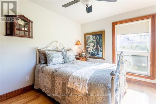 11 Fairway Drive, Petawawa, ON - Indoor Photo Showing Bedroom