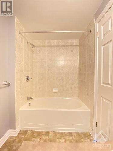 419 Chapman Mills Drive Unit#A, Ottawa, ON - Indoor Photo Showing Bathroom